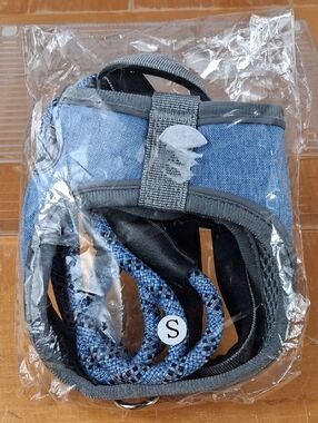 New In Package Small Dog Blue & Gray Outdoor Walking Breathable Harness & Leash